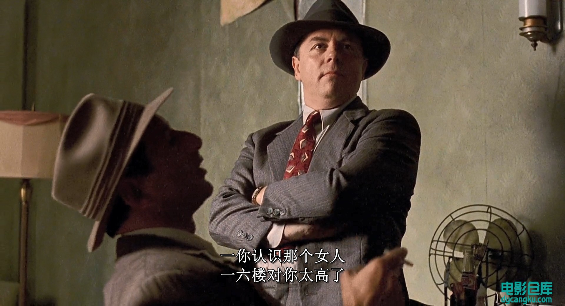 [电影仓库dycangku.com]巴顿·芬克.Barton.Fink.1991.1080p.mp4_snapshot_01.37.42.254.jpg