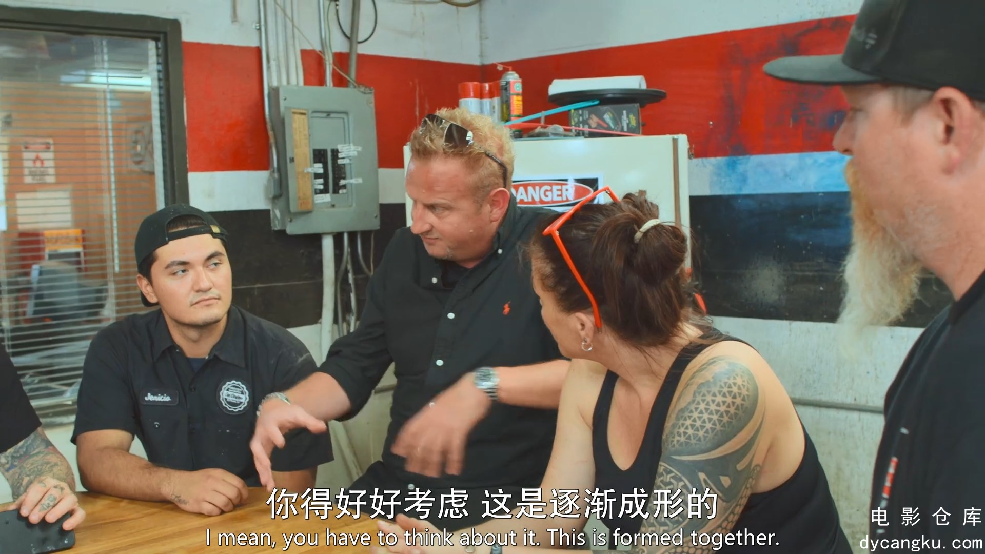 [电影仓库dycangku.com]Tex Mex Motors_S01E08_Should We Stay or Should We Go.VINEn.jpg