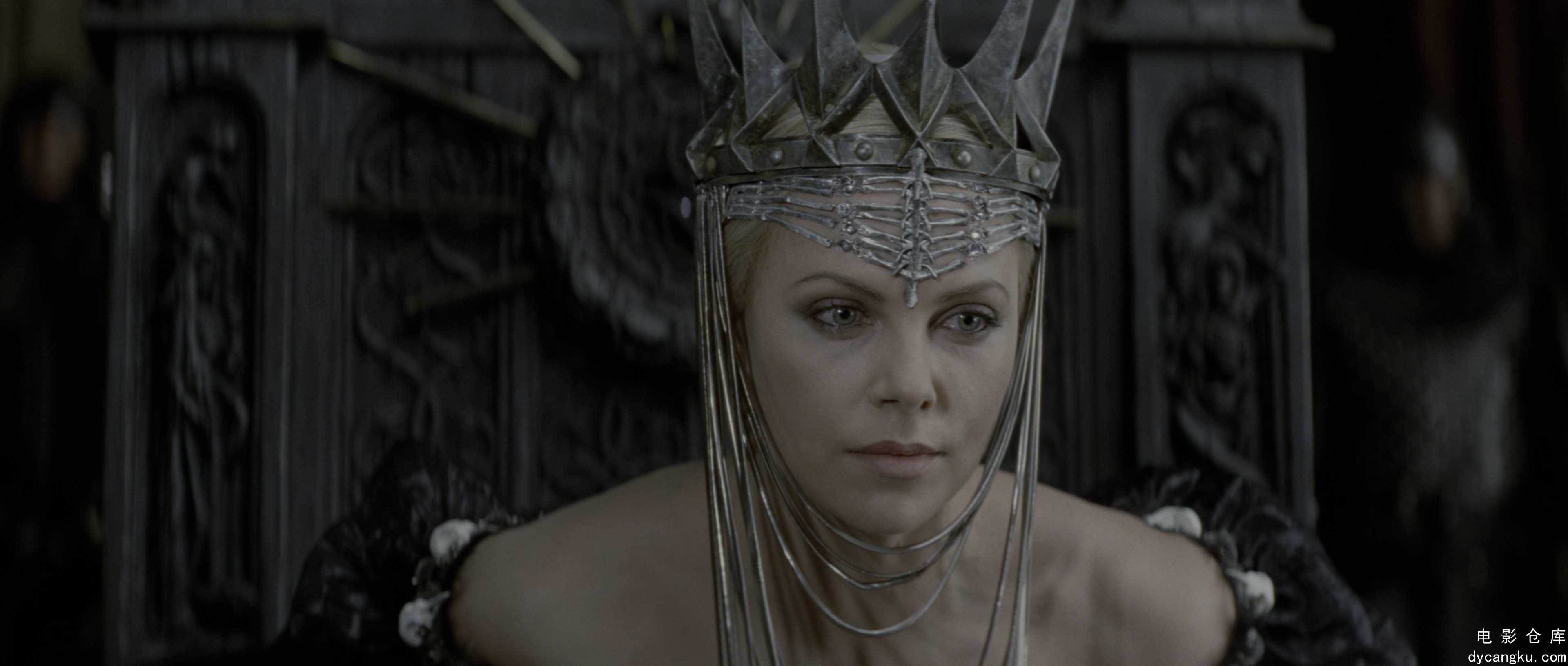 [电影仓库dycangku.com]Snow.White.and.the.Huntsman.2012.EXTENDED.2160p.BluRay.x26.jpg